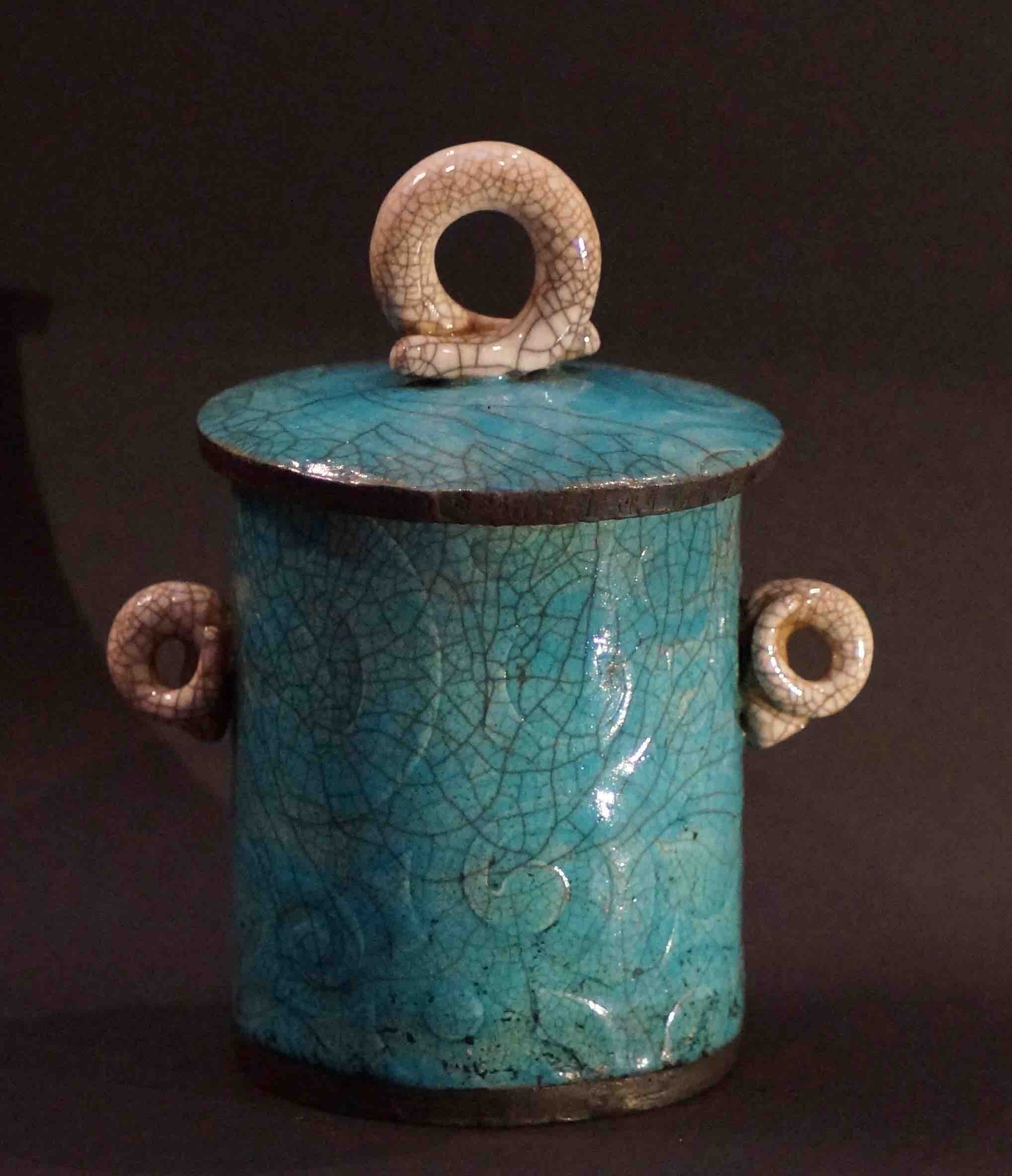 Pot with a lid