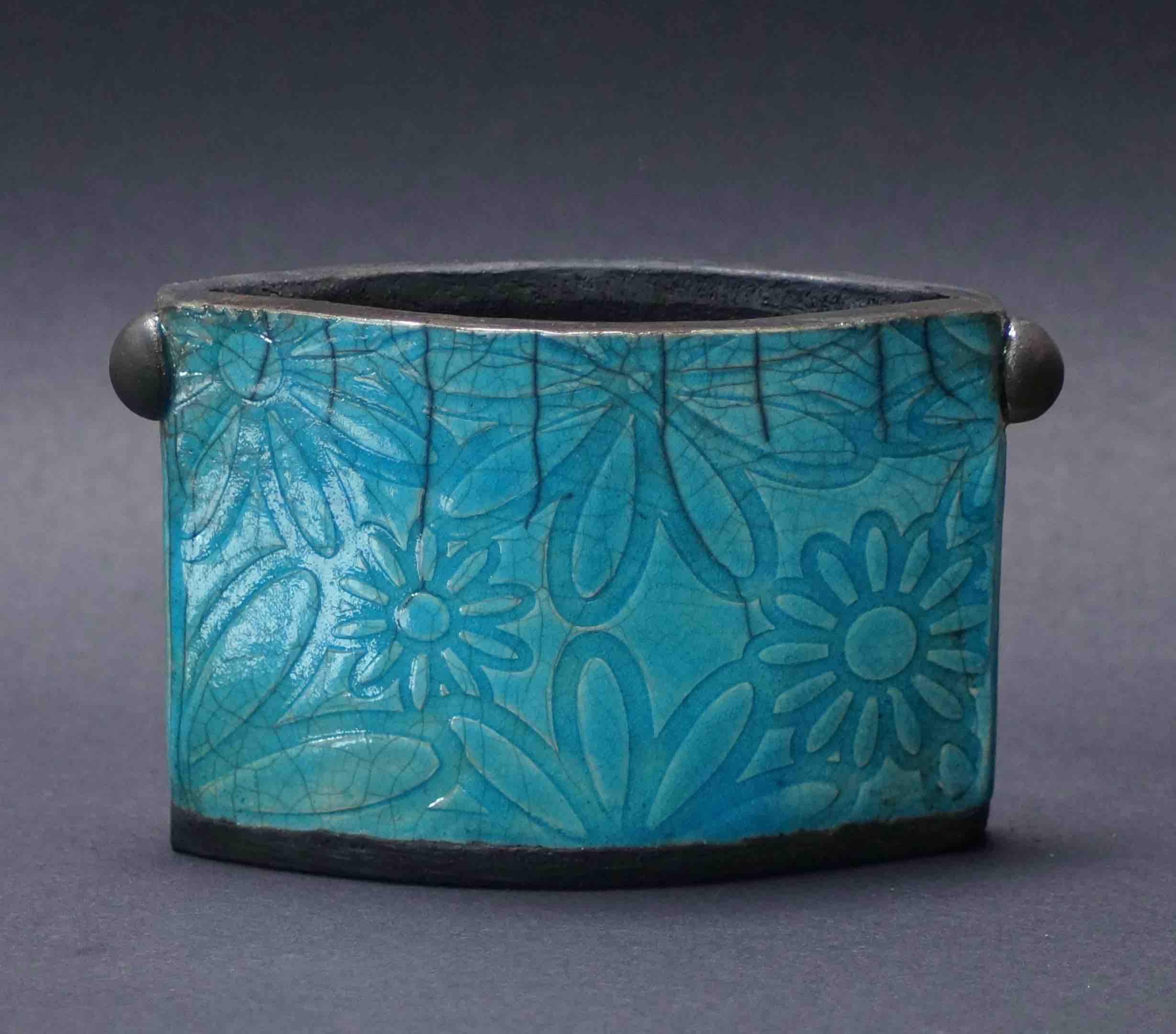 Pot with impressionist flowers