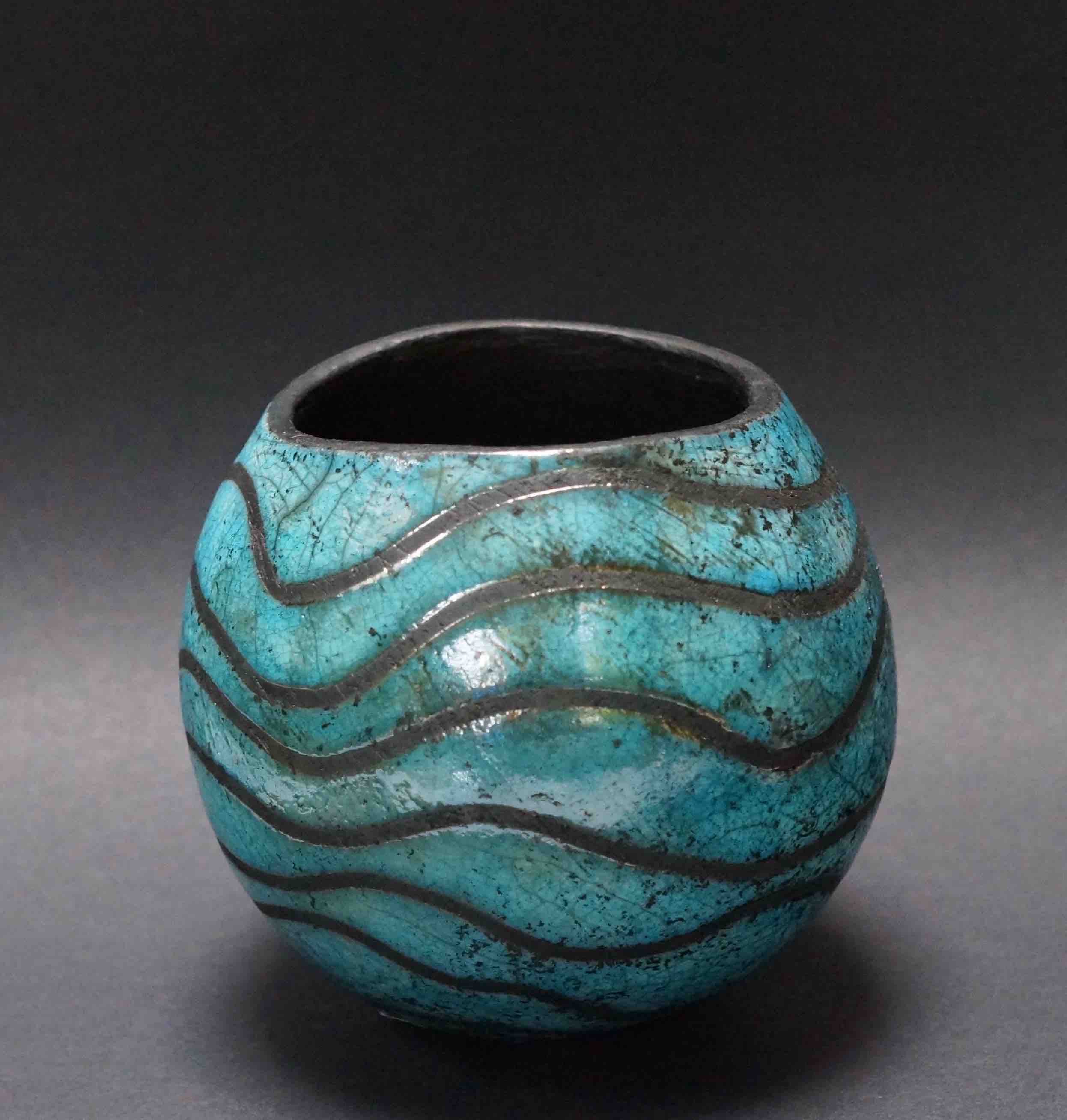 Pot with swirls