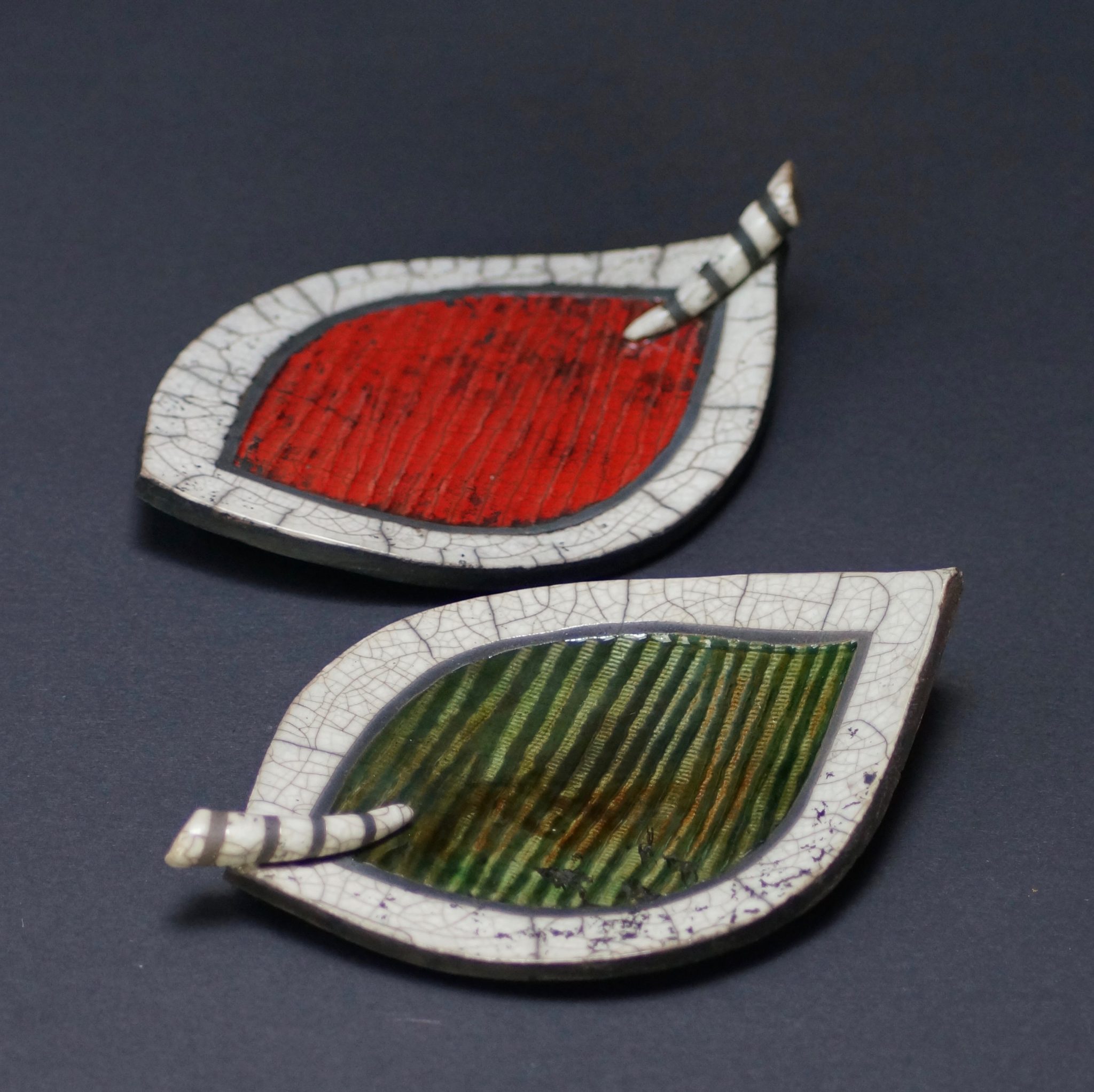 Red and green leaf dishes