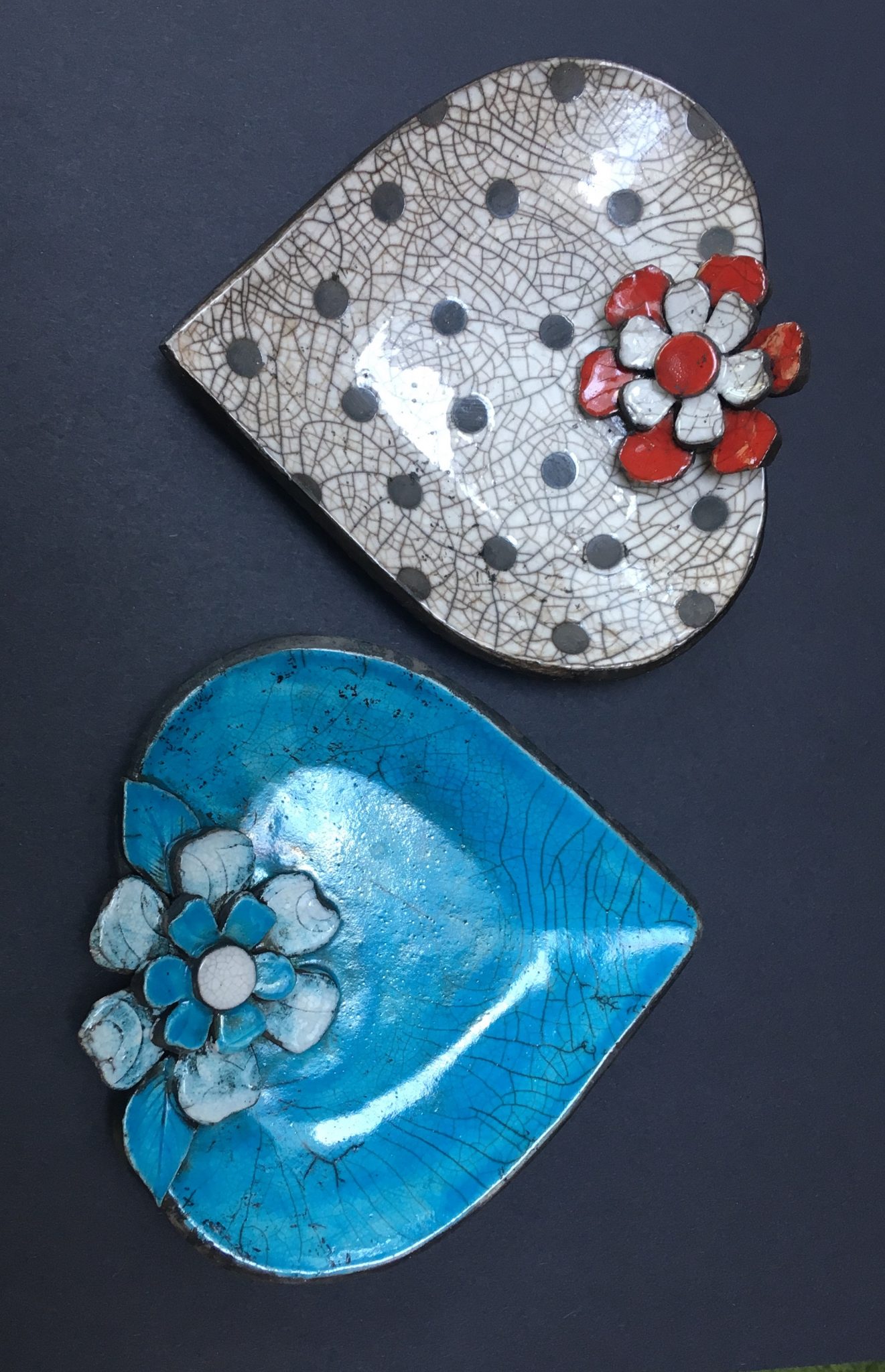 Heart dishes with flowers